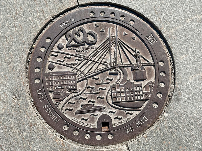 Дизайнерский чугунный люк в Драммене